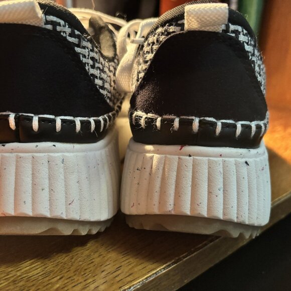 Men's New Dream Pairs Size 8 Sneakers - Picture 3 of 5